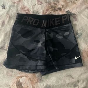 Grey camo nike pros
